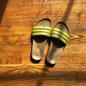 beatrice valenzuela slides FOR TRADE